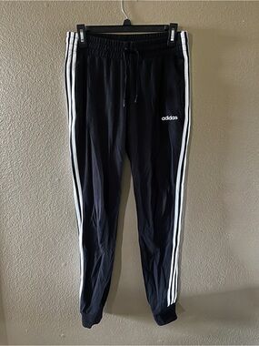 Athletic pants
